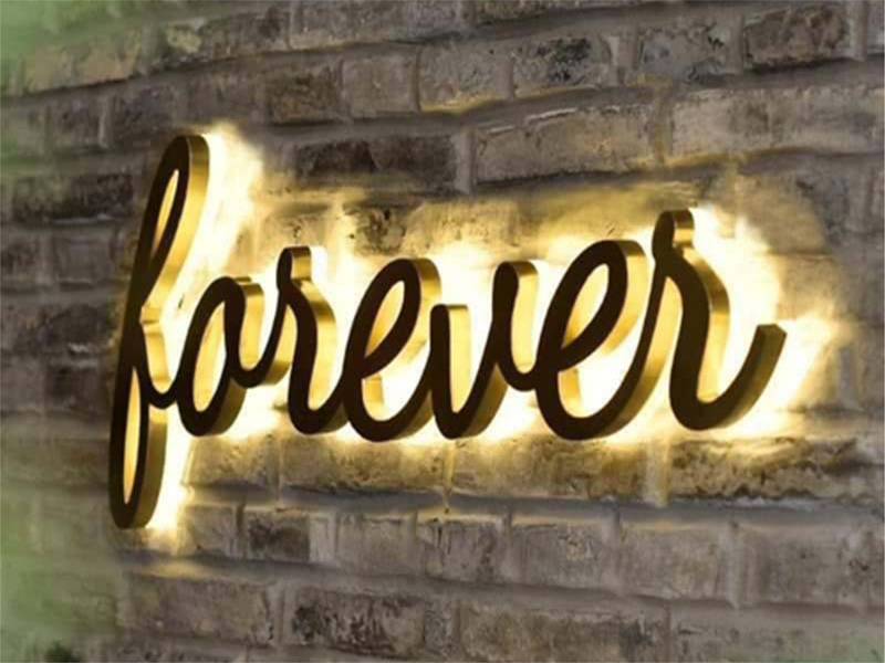 chữ inox sáng chân đẹp